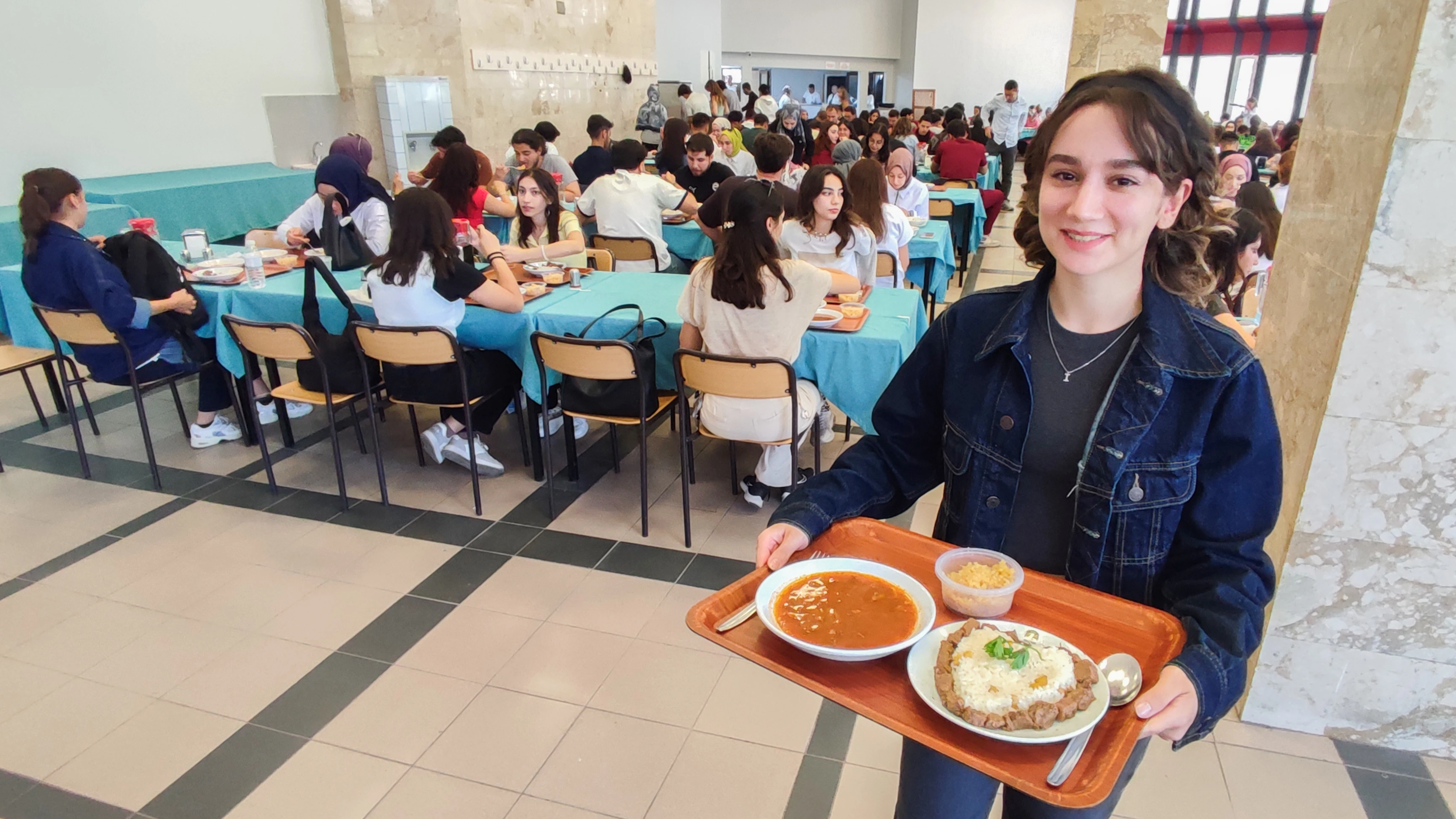 Selçuk Üniversitesinde iftar sofraları öğrencilerin talepleriyle şekillendi
